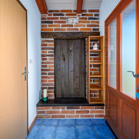 Apartment With Pool Višnjan Екстериор снимка