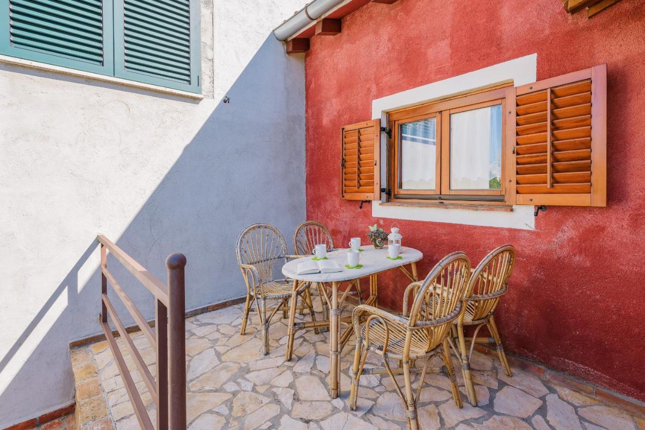 Apartment With Pool Višnjan Екстериор снимка